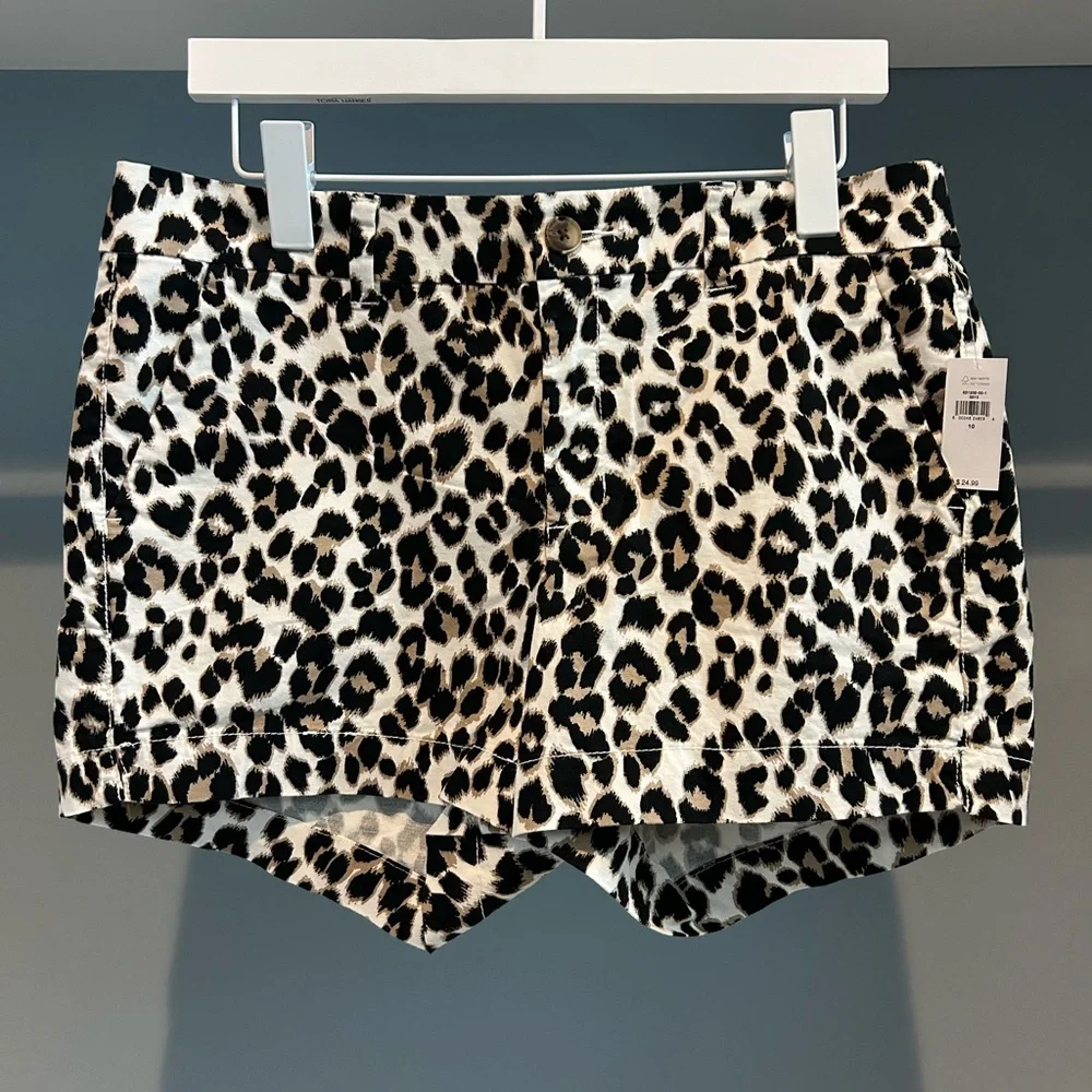 NWT Old Navy leopard Everyday Shorts. Size 10. Midrise. 3.5 inch inseam. NEW! - Picture 10 of 11